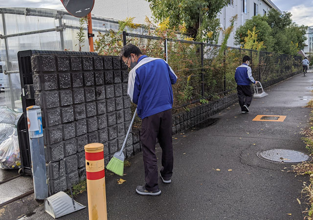 事務所近隣清掃活動