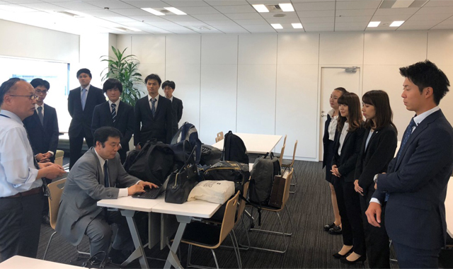 若手社員意見交換会が行われました。