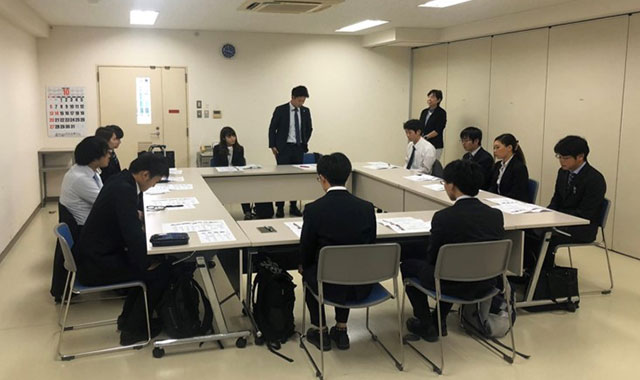 若手社員意見交換会が行われました。