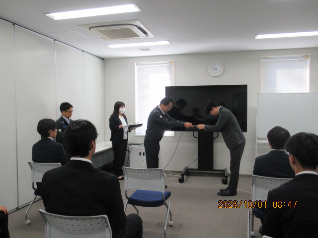 æ°å¥ç¤¾å¡æ¬éå±ã®æ§å­